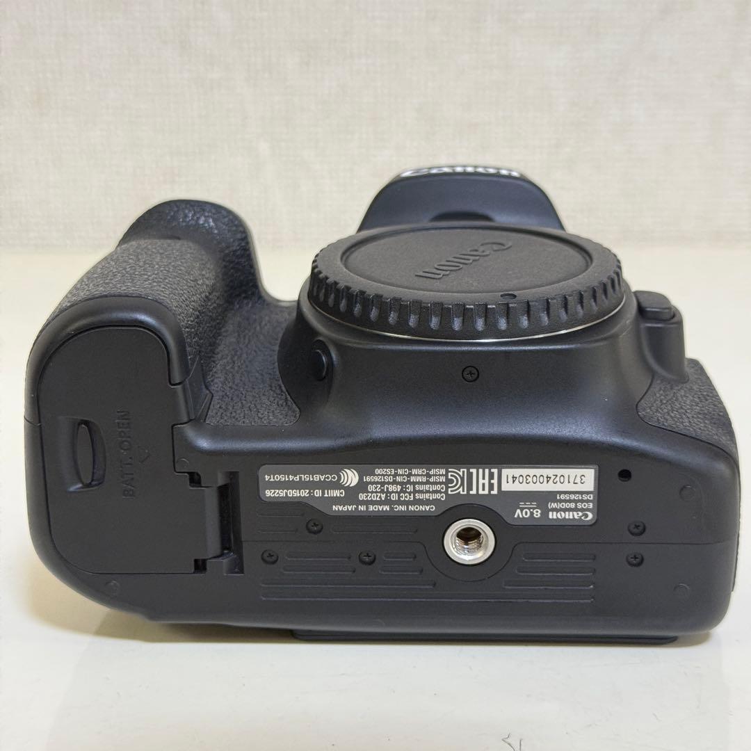キャノン Canon EOS 80D EF-S 18-135 IS USM