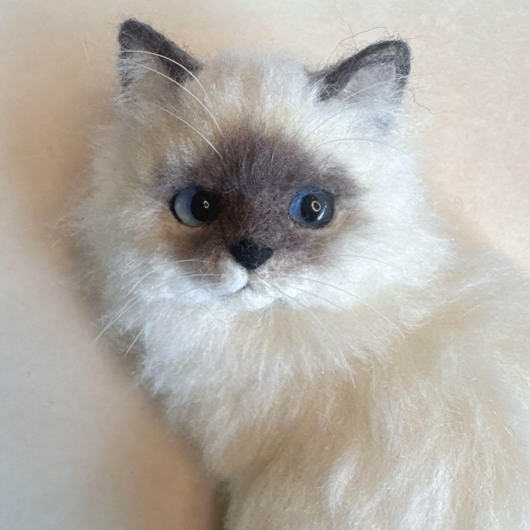 羊毛フェルト猫 バーマン猫ブローチ
