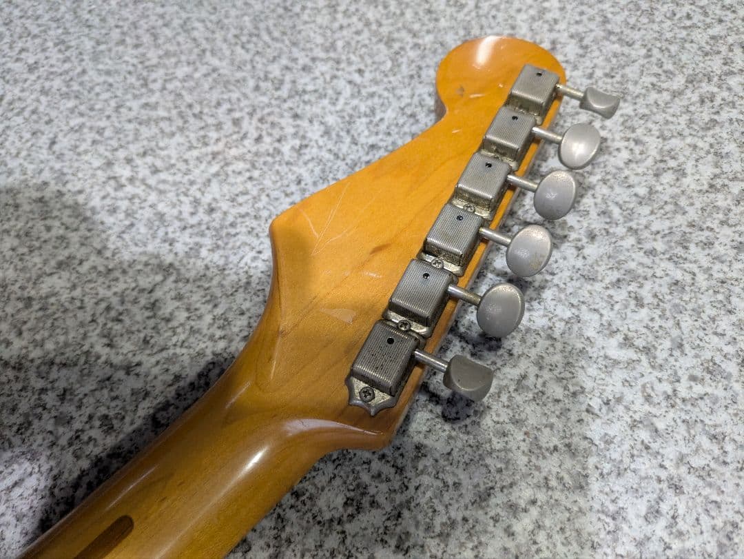 フェンダージャパン　エリック・クラプトン仕様ストラト　Eシリアル！