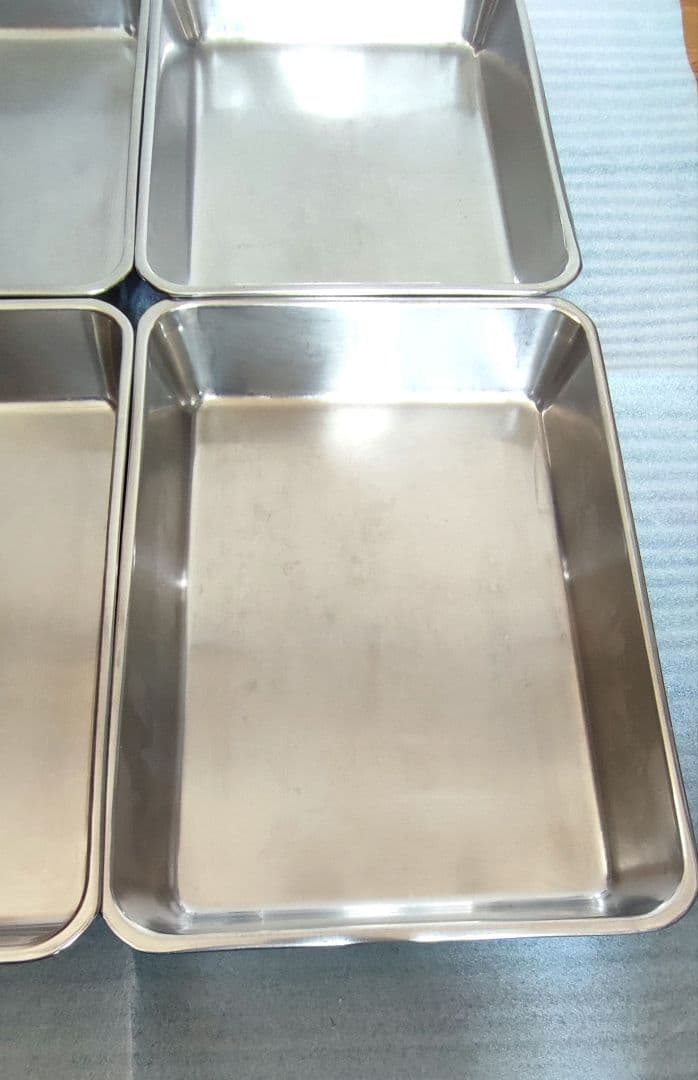 業務用　蓋付きステンレスバット8枚取 4個セット　縦　約41cm　横　約29cm