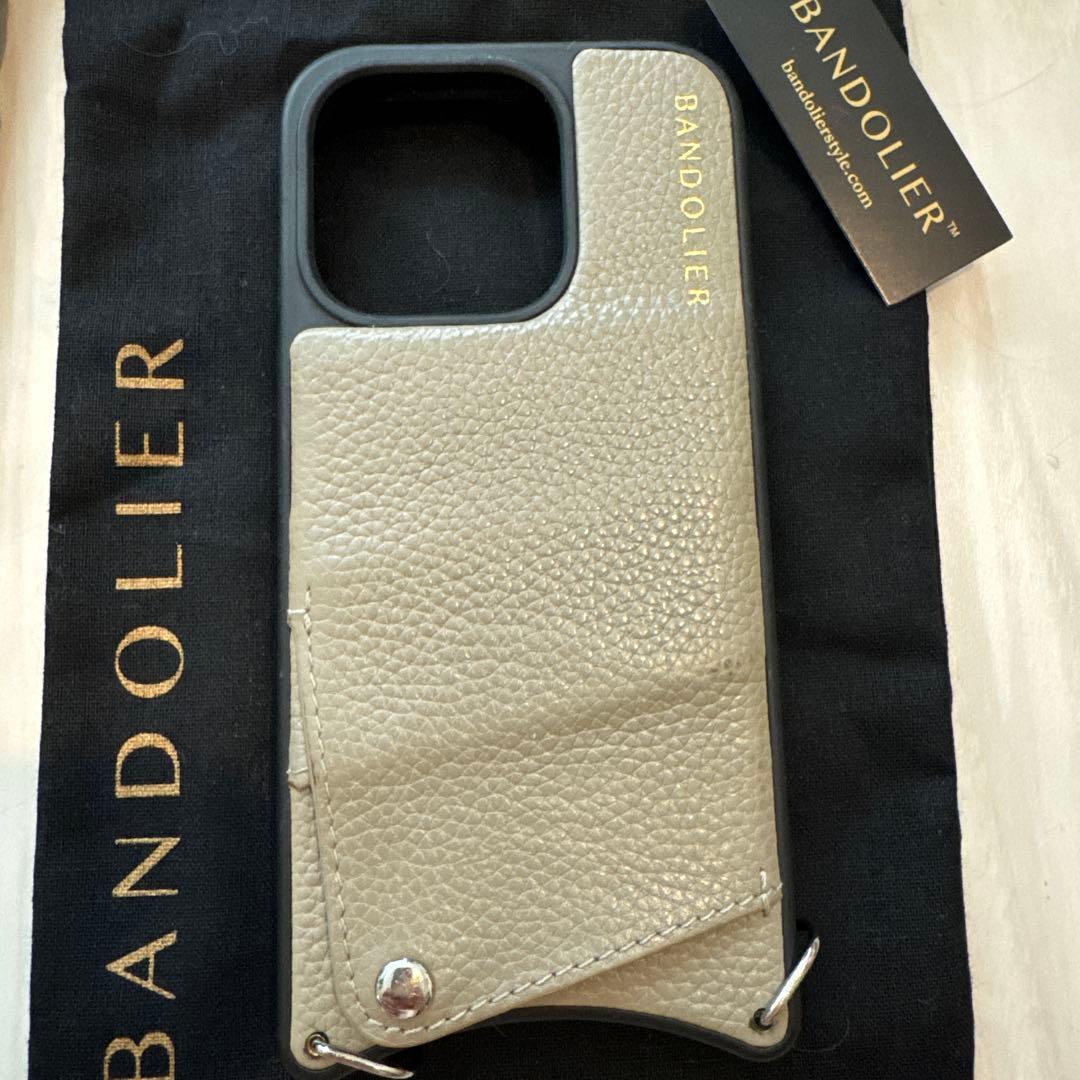 BANDOLIER スマホケース グレージュiphone15pro ポーチセット