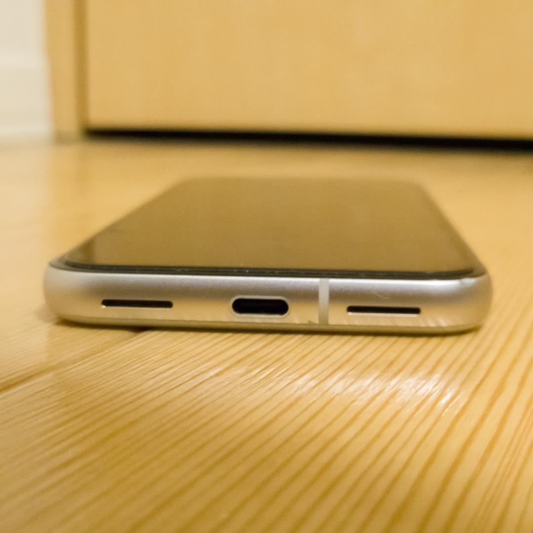 Google Pixel 8a Obsidian 本体 + 予備フィルム付