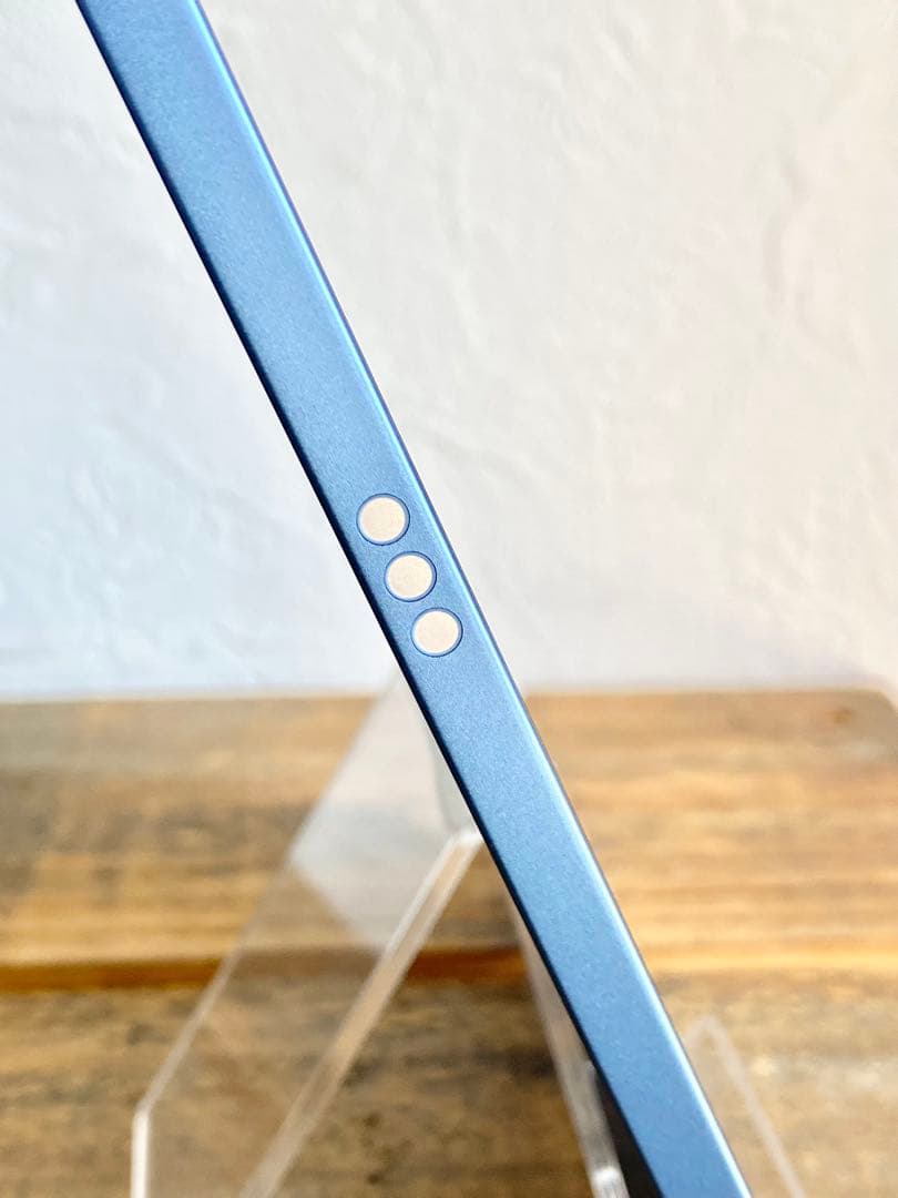 ほぼ未 B100 iPad 11世代 セルラー 128GB MD7G4J/A 本