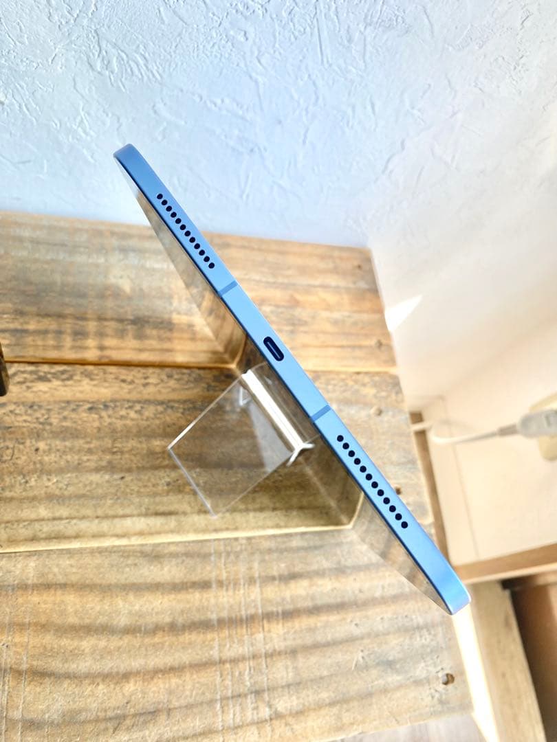 ほぼ未 B100 iPad 11世代 セルラー 128GB MD7G4J/A 本