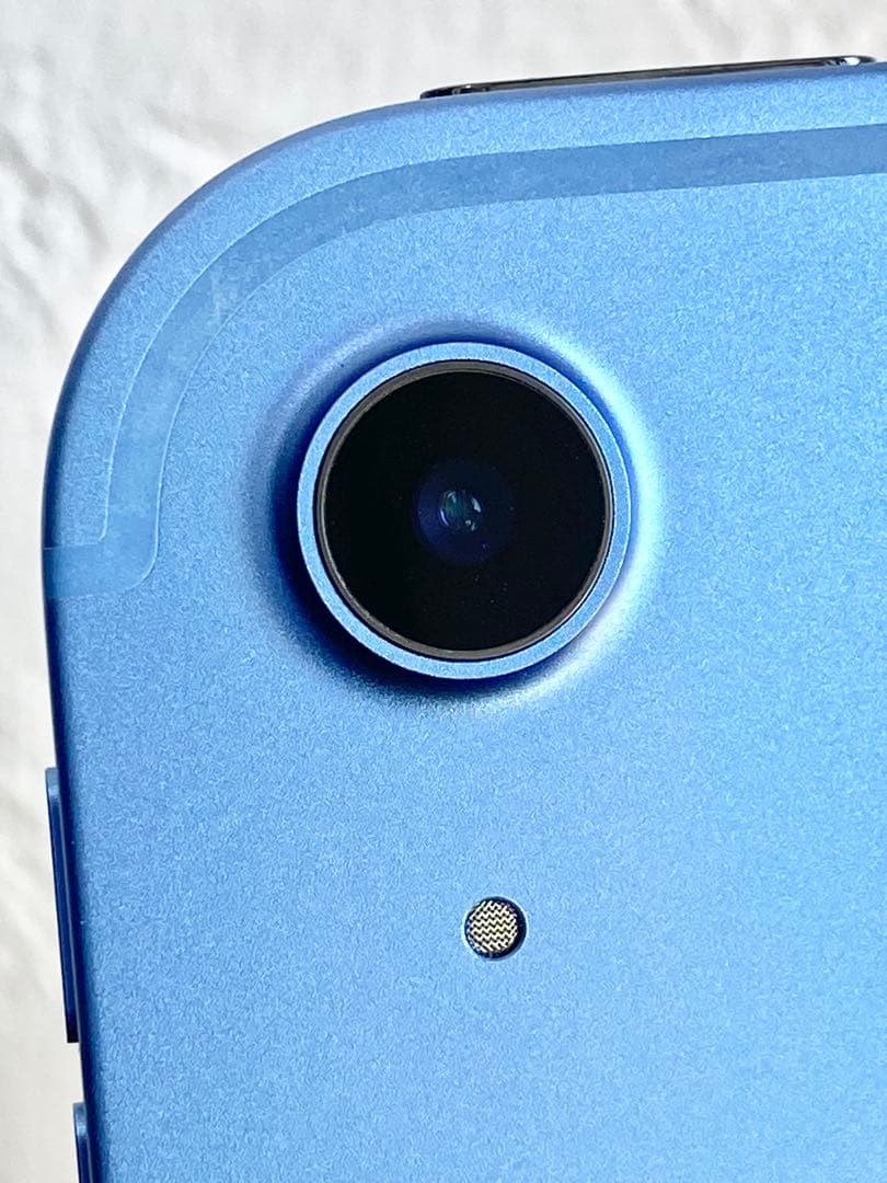 ほぼ未 B100 iPad 11世代 セルラー 128GB MD7G4J/A 本