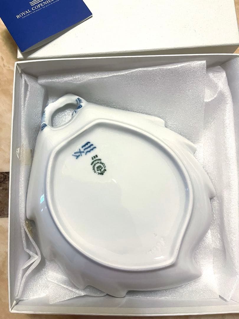 ロイヤルコペンハーゲン ブルーフルーテッド リーフディッシュ 葉型皿