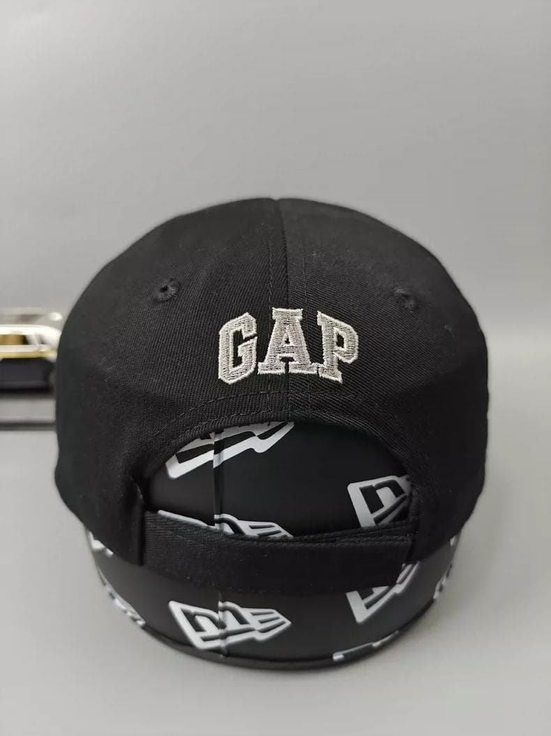 YEEZY × GAP ENGINEERED BY BALENCIAGA cap