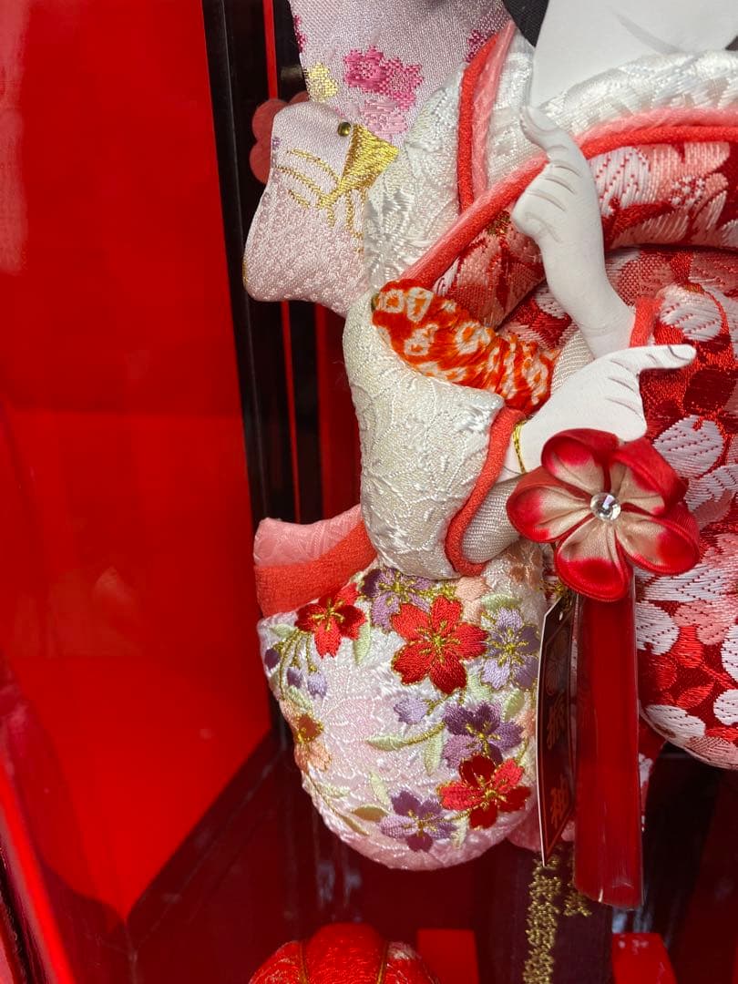 羽子板　振袖刺繍　アクリルケース９号・サイズ間口約２５×奥行約１９×高約３７㎝