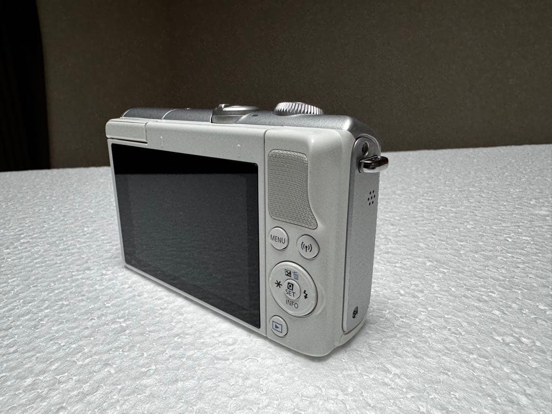 CANON EOS M100 ダブルズームセット　美品