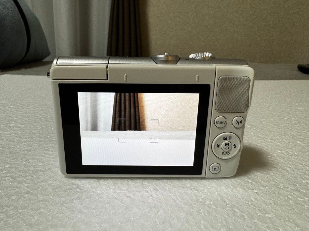CANON EOS M100 ダブルズームセット　美品