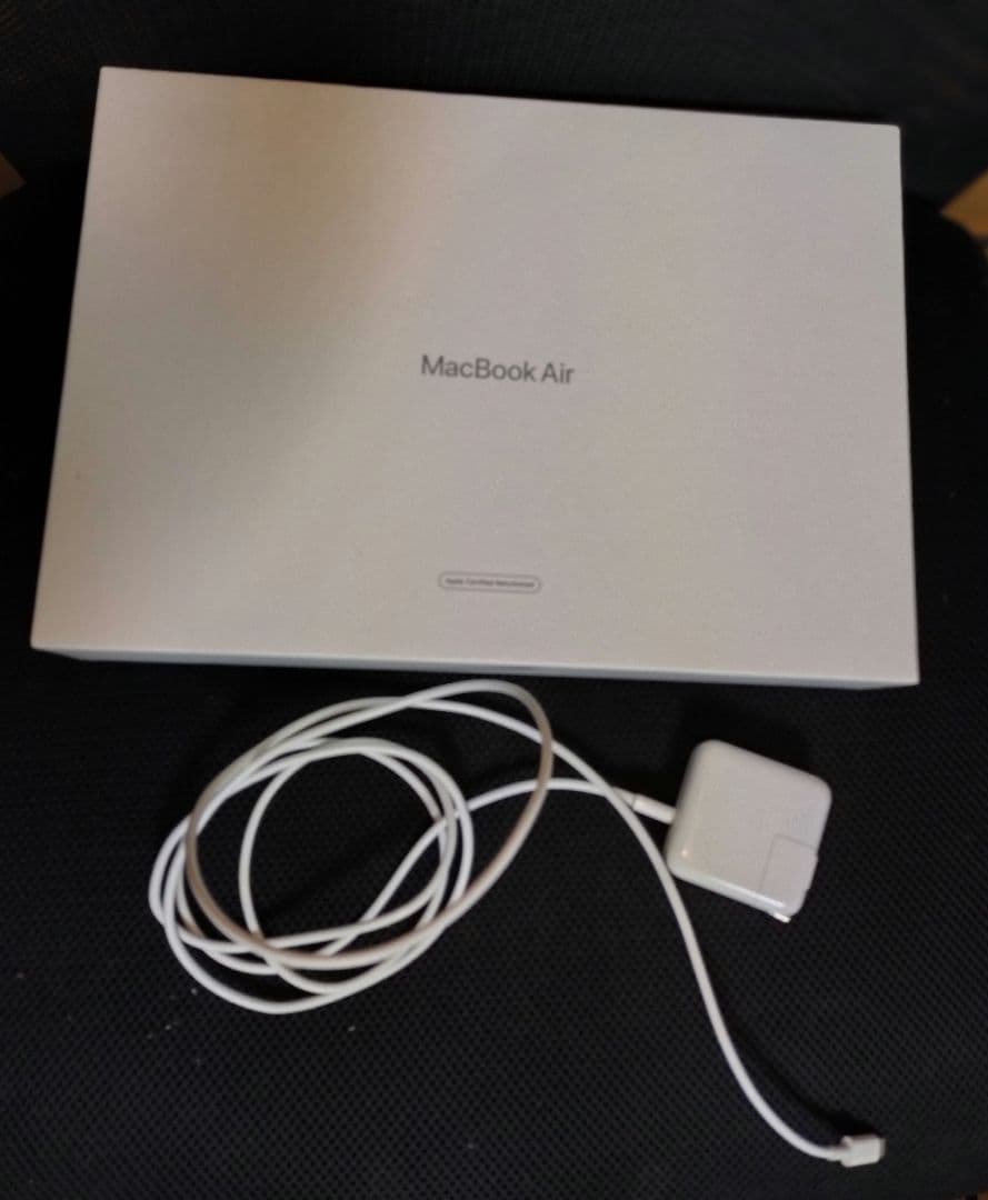 【極美品】Apple MacBook Air M1 13インチ　Sグレイ