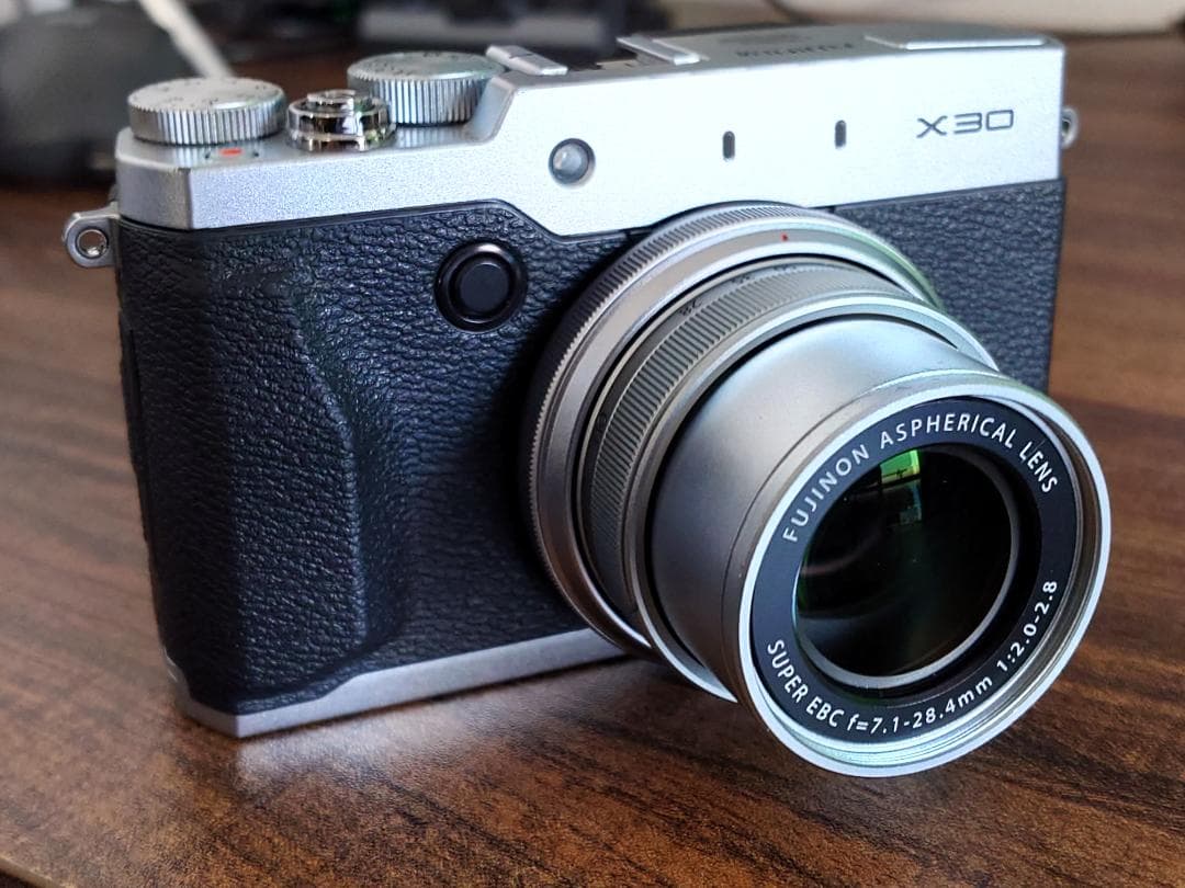 FUJIFILM X30　シルバー　※難あり、使用可