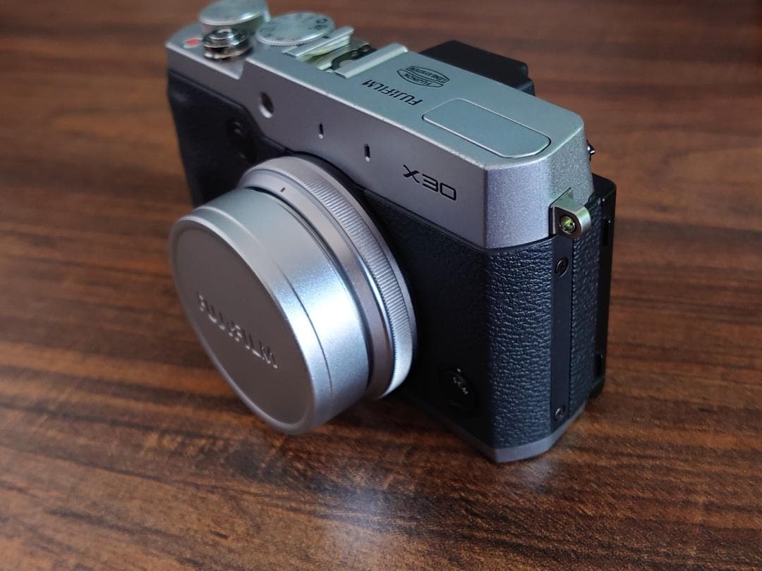 FUJIFILM X30　シルバー　※難あり、使用可