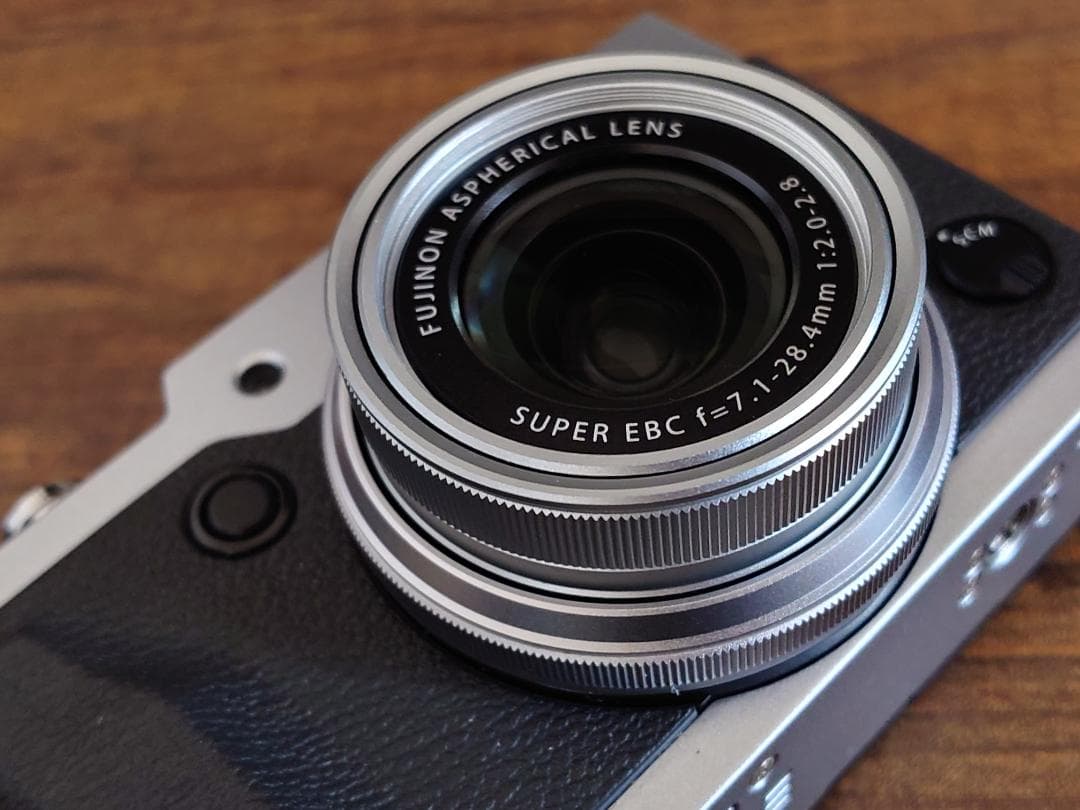 FUJIFILM X30　シルバー　※難あり、使用可