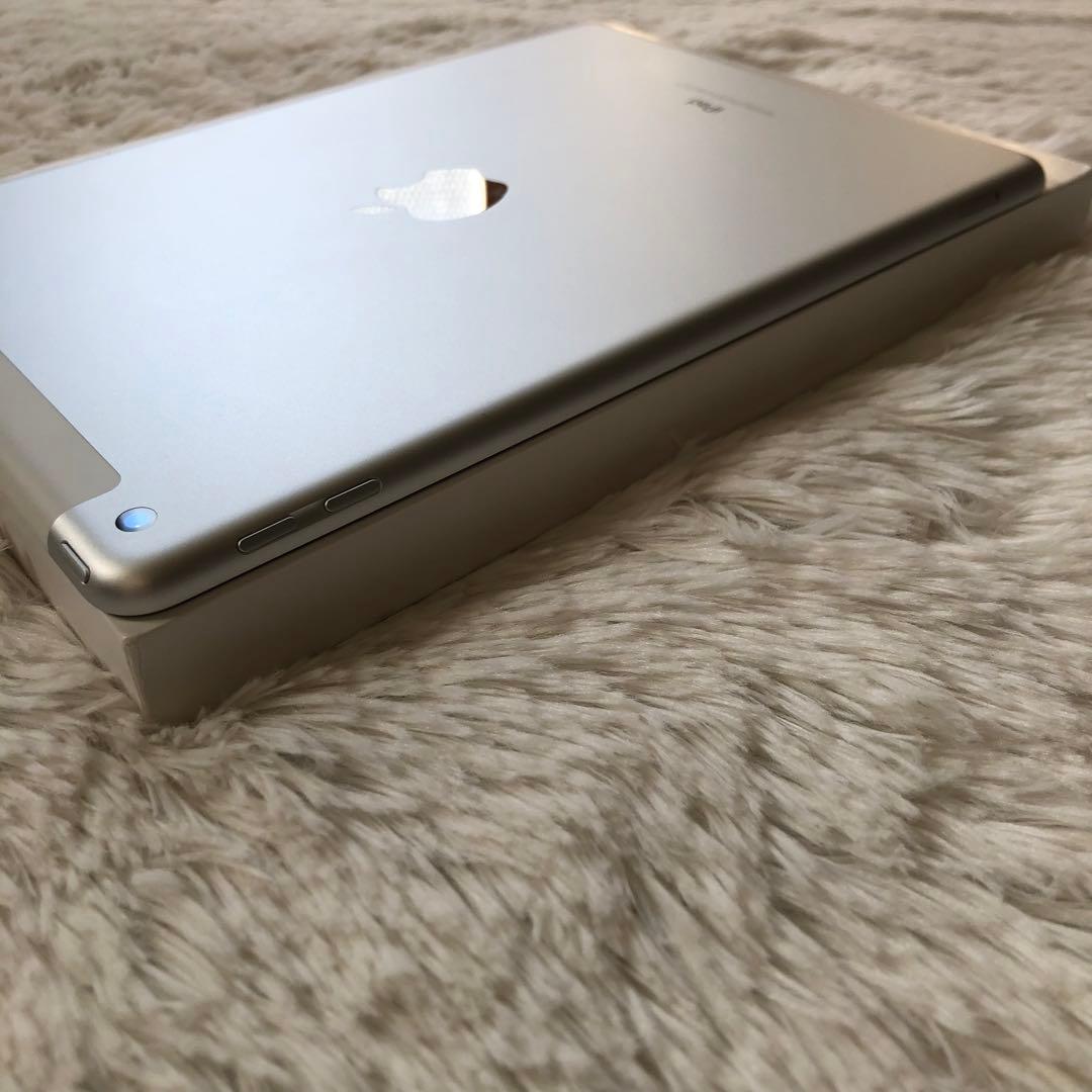 【早い者勝ち】iPad 第6世代 32GB SIMフリー 【すぐ発送】