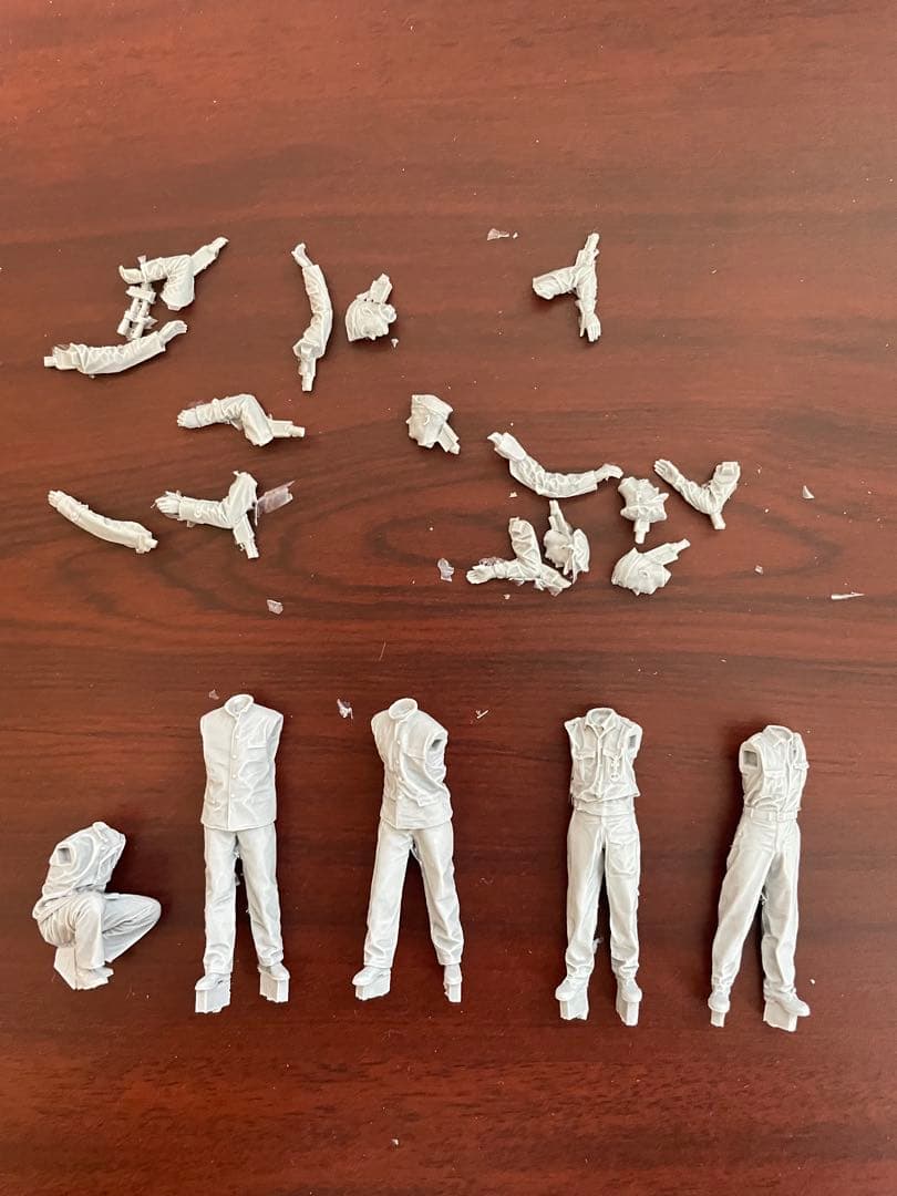 ボーダー 1/35 Uボート VIIC型 水上航行プラモデル＋搭乗員10体付