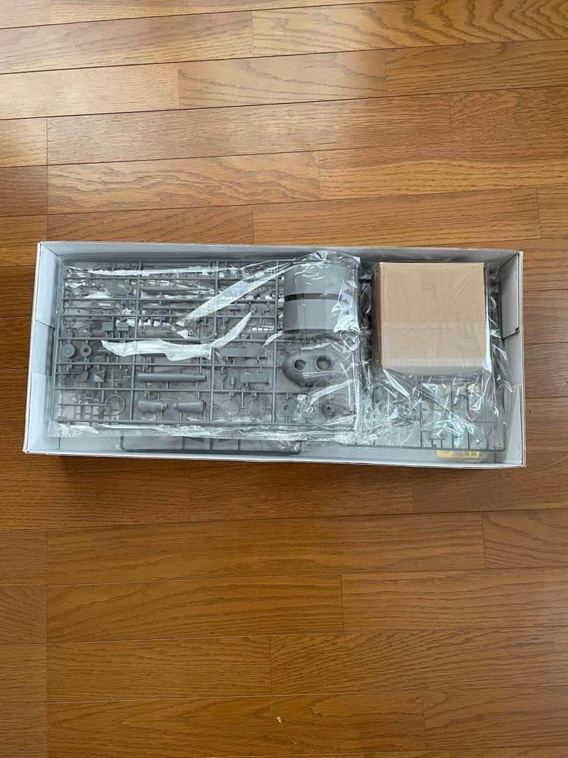 ボーダー 1/35 Uボート VIIC型 水上航行プラモデル＋搭乗員10体付