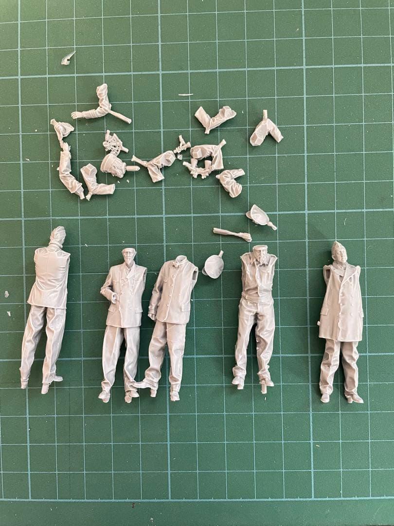 ボーダー 1/35 Uボート VIIC型 水上航行プラモデル＋搭乗員10体付