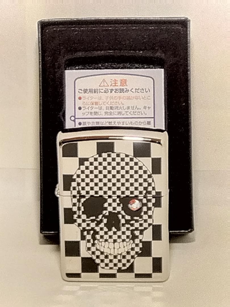 ZIPPO　チェックド　スカル　　　未使用　　　　　　　　　片目　ラインストーン