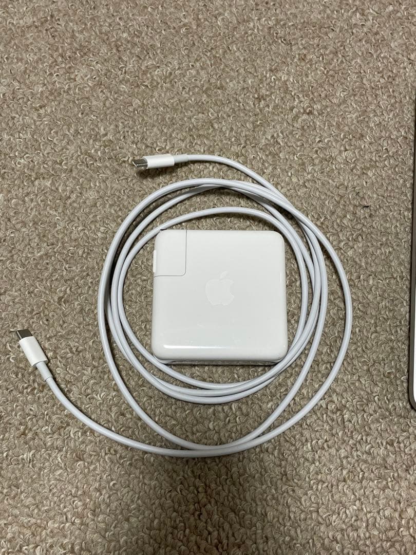 MacBook Pro 2020 Intel core i5シルバー 充電器付き