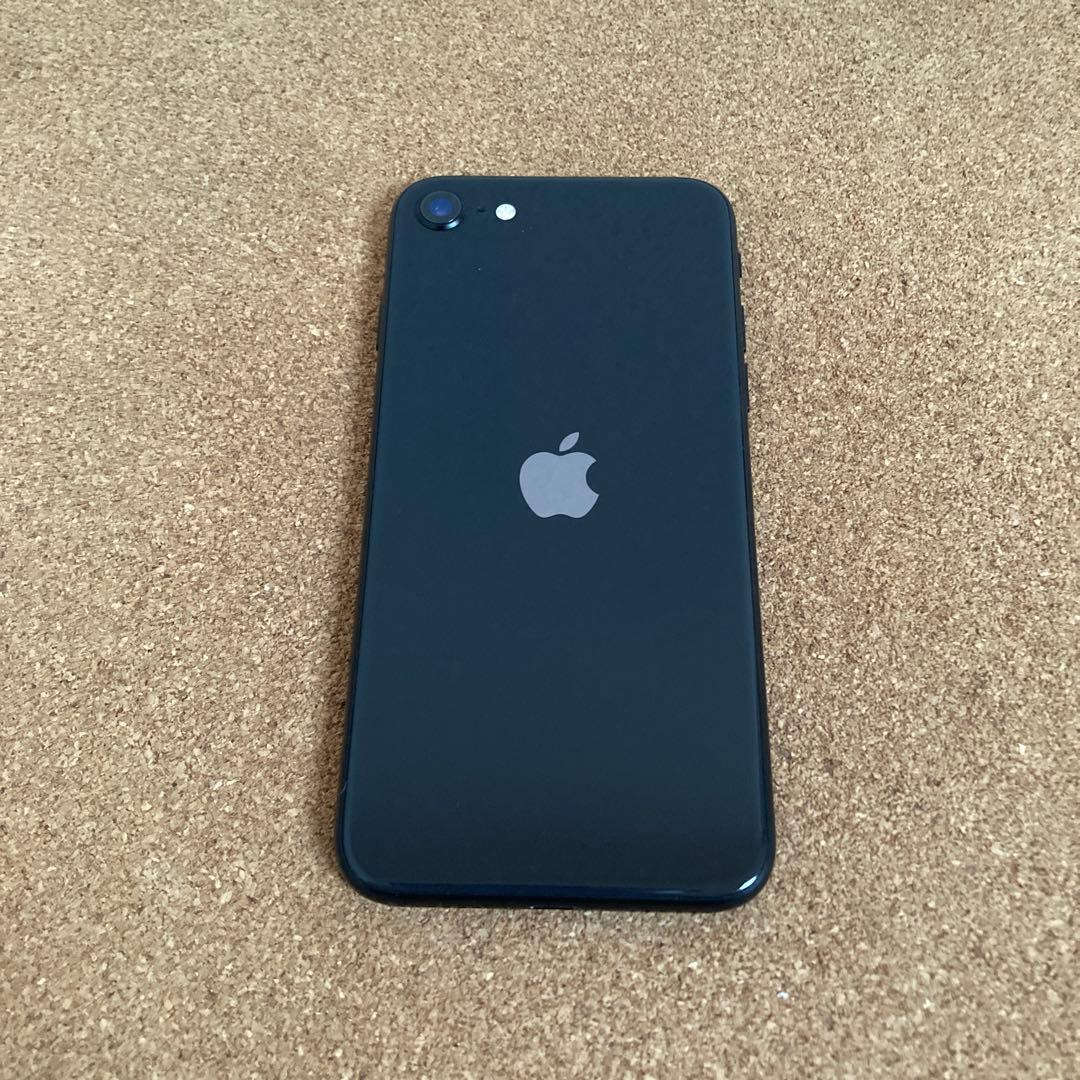 4138 電池新品☆比較的美品☆iPhoneSE2 64GB SIMフリー☆