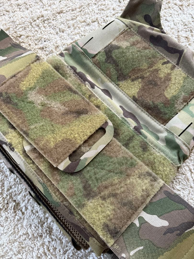 実物Ferro Concepts The Slickster マルチカム