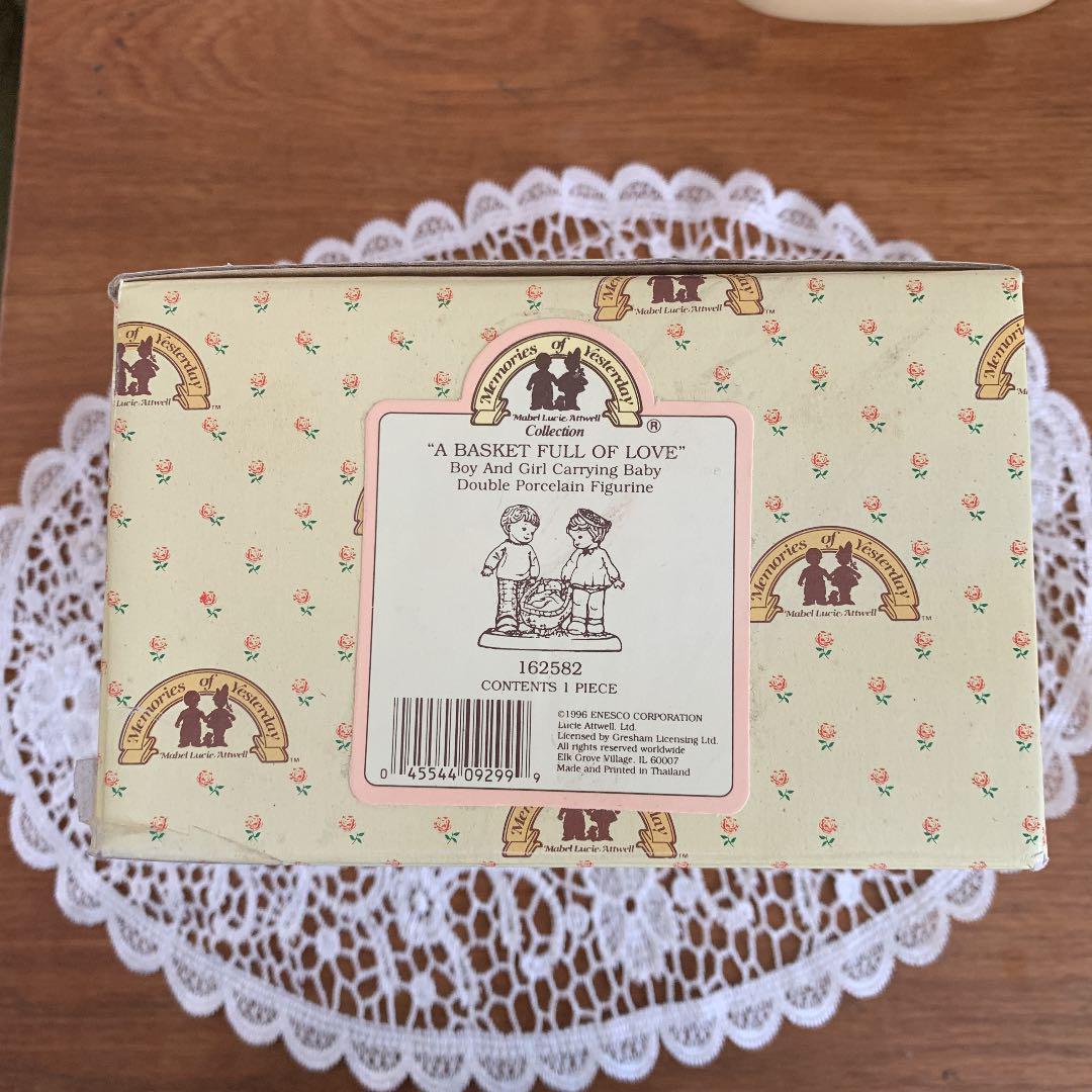 マーベルルーシーアトウェル　陶器人形　バスケットいっぱいの愛を　レア　赤ちゃん