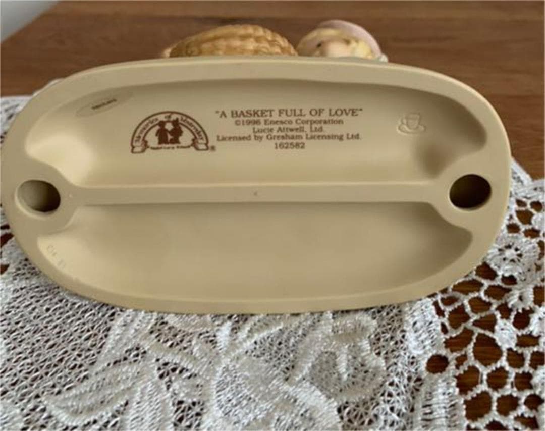 マーベルルーシーアトウェル　陶器人形　バスケットいっぱいの愛を　レア　赤ちゃん