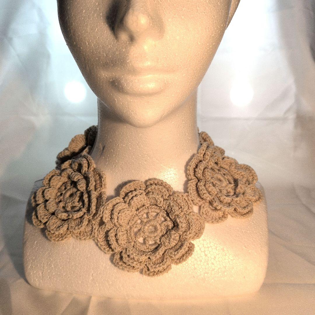 シルク100％ アイリッシュレースの薔薇ネックレス｜手編み・生成り｜クラシカル