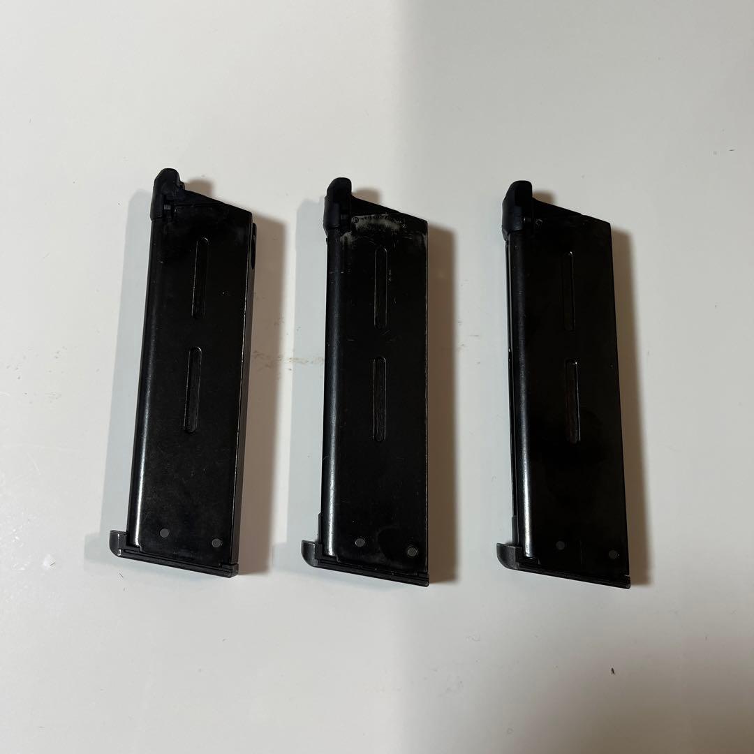 東京マルイ　ガスブローバック　M45A1とマガジン　3本