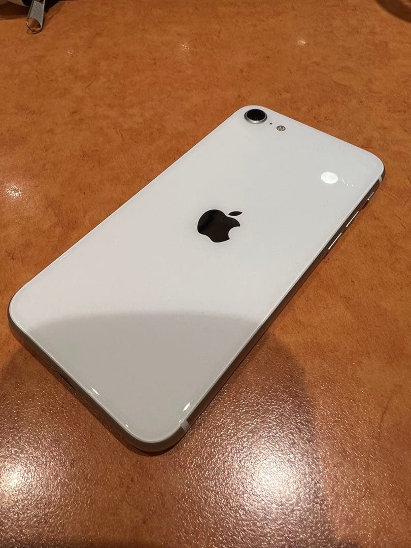 iPhone SE（第2世代）ホワイト　本体