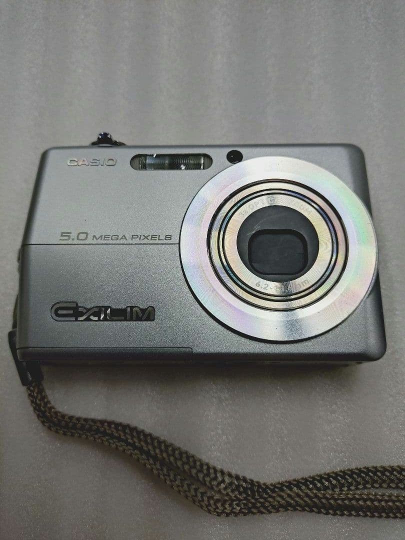 4-334 CASIO カシオ EXILIM EX-Z500 シルバーデジカメ