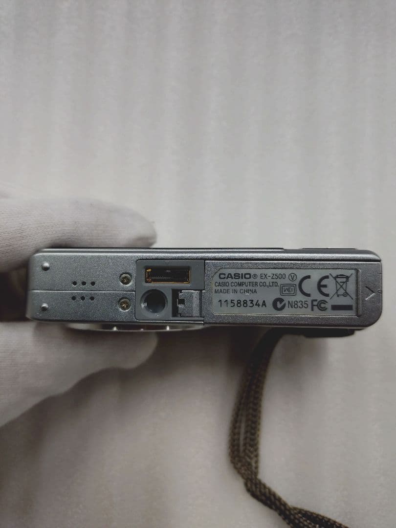 4-334 CASIO カシオ EXILIM EX-Z500 シルバーデジカメ