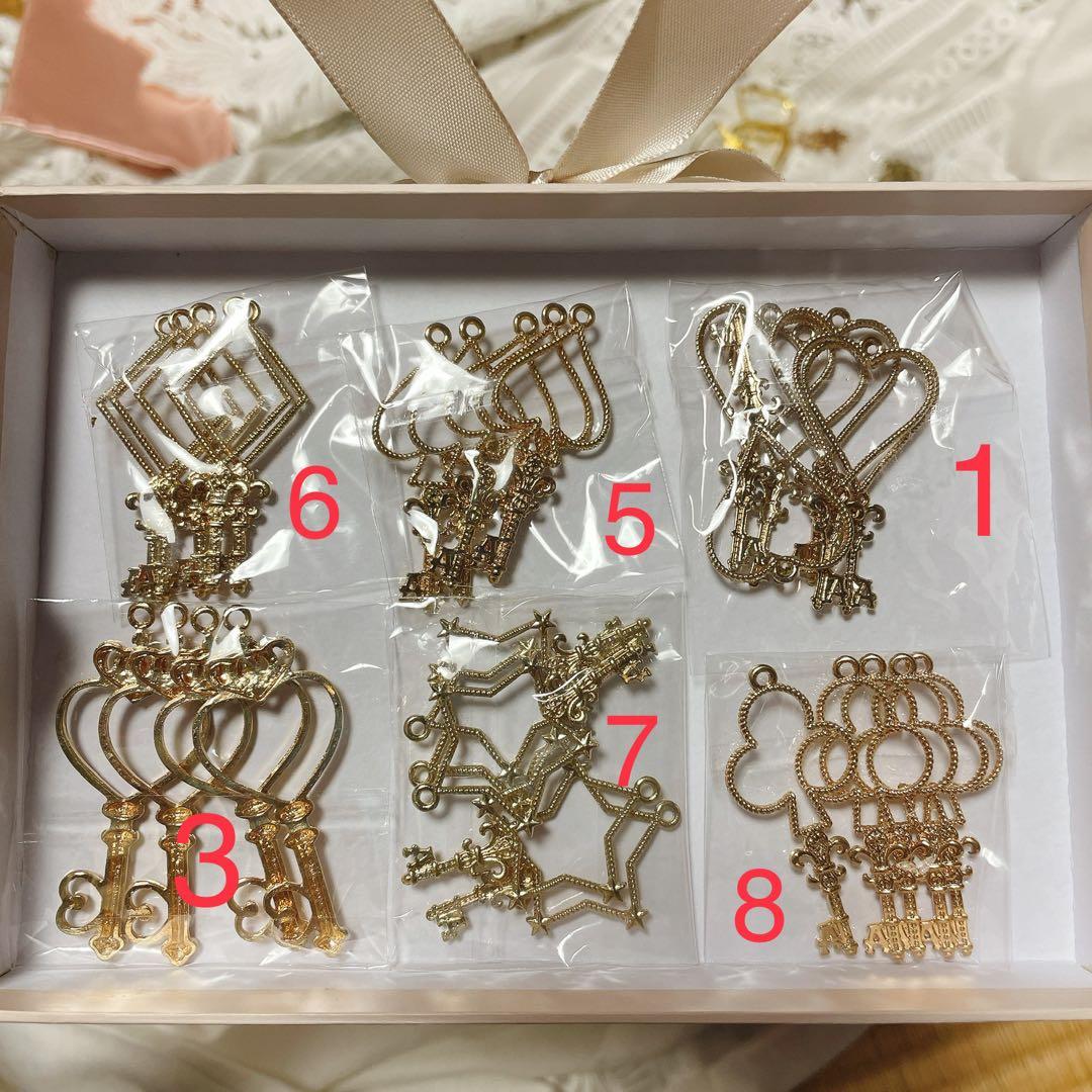 総額2万越え！全38種まとめ売り！！レジン　パーツ　チャーム　ハンドメイド