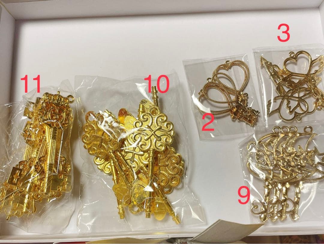 総額2万越え！全38種まとめ売り！！レジン　パーツ　チャーム　ハンドメイド