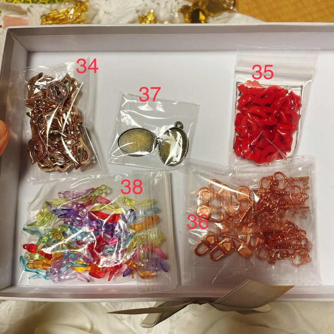 総額2万越え！全38種まとめ売り！！レジン　パーツ　チャーム　ハンドメイド