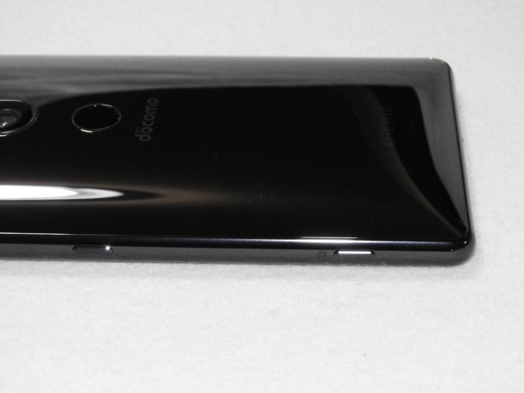 良品 SONY Xperia XZ2 Premium SO-04K SIMフリー