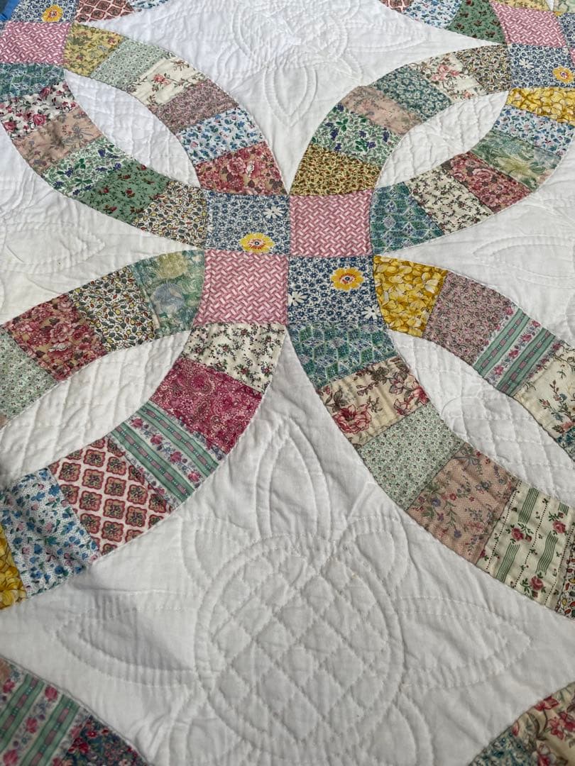 ハンドメイド　ダブルウェディングリングパターン キルト　約125×90