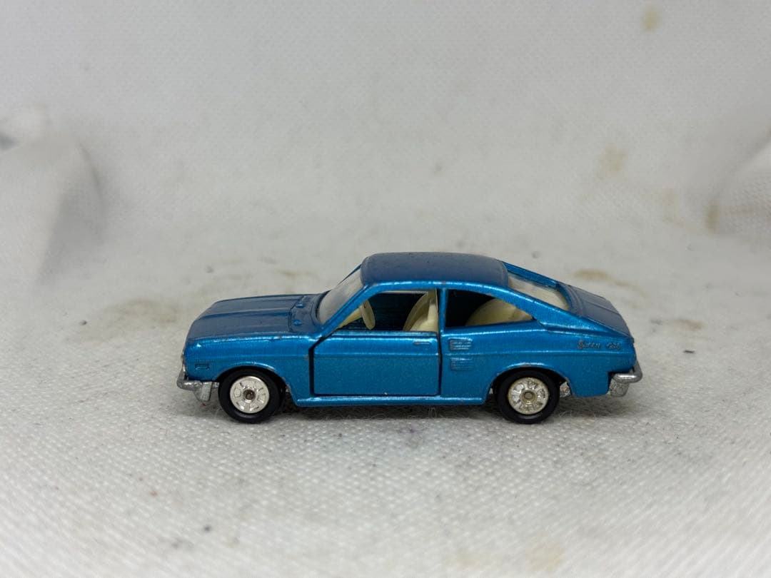 トミカ No.8 日産 サニー1200GX ・NO.74 日産 ローレルGSX