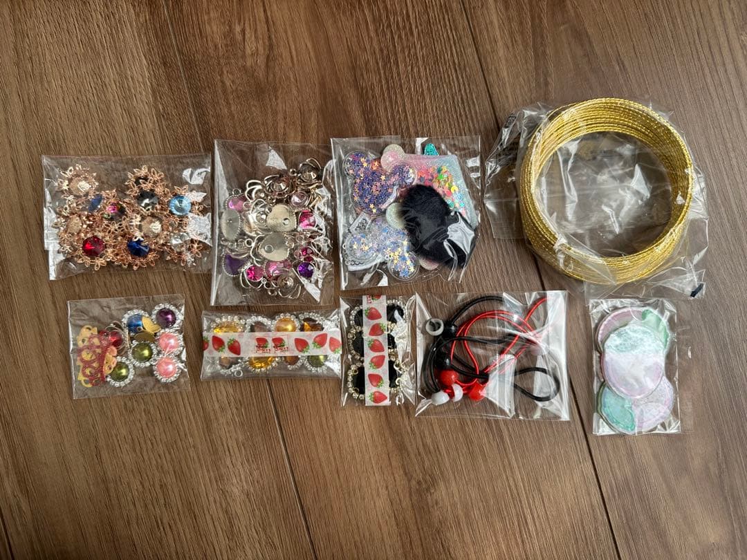 ハンドメイド用品まとめ売り(リボン、デコパーツ、ビジュー、チャーム等)