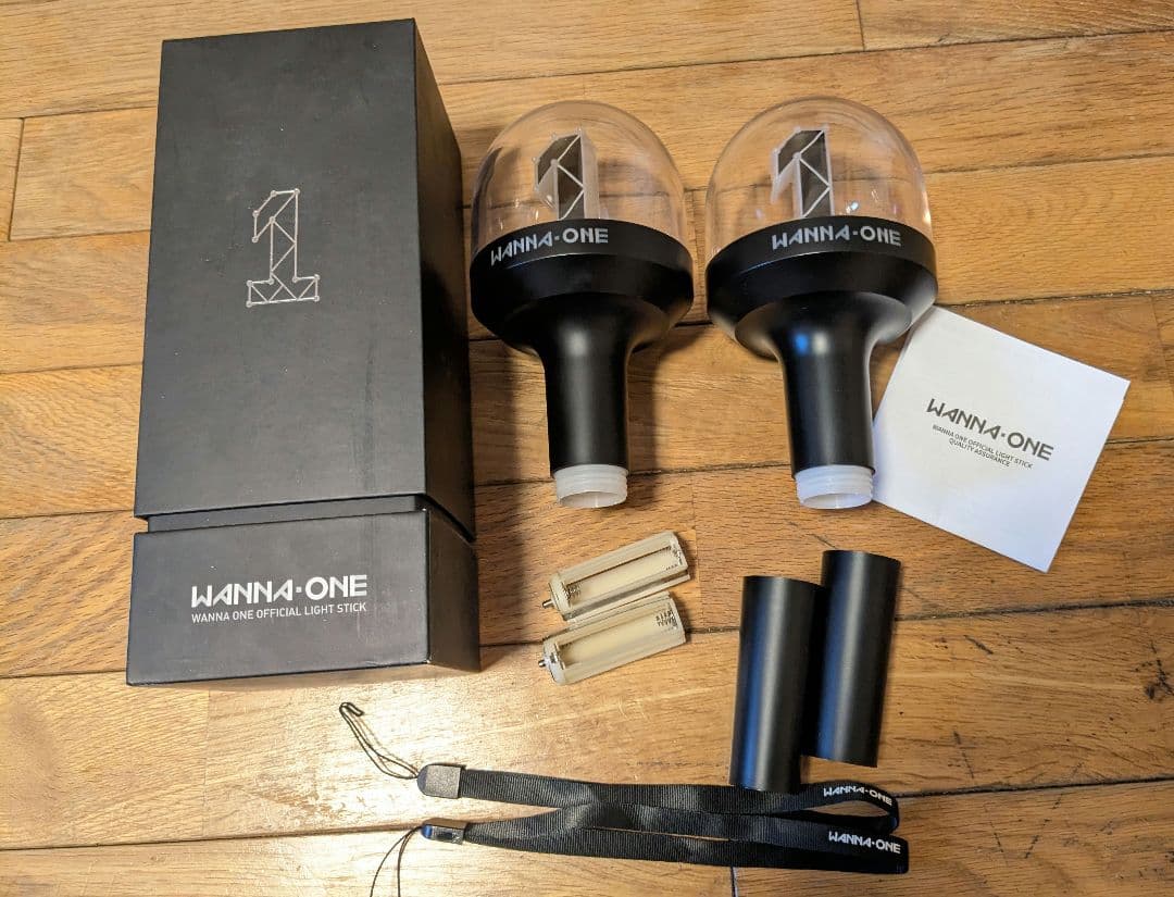 Wanna One ペンライト 2本セット 美品