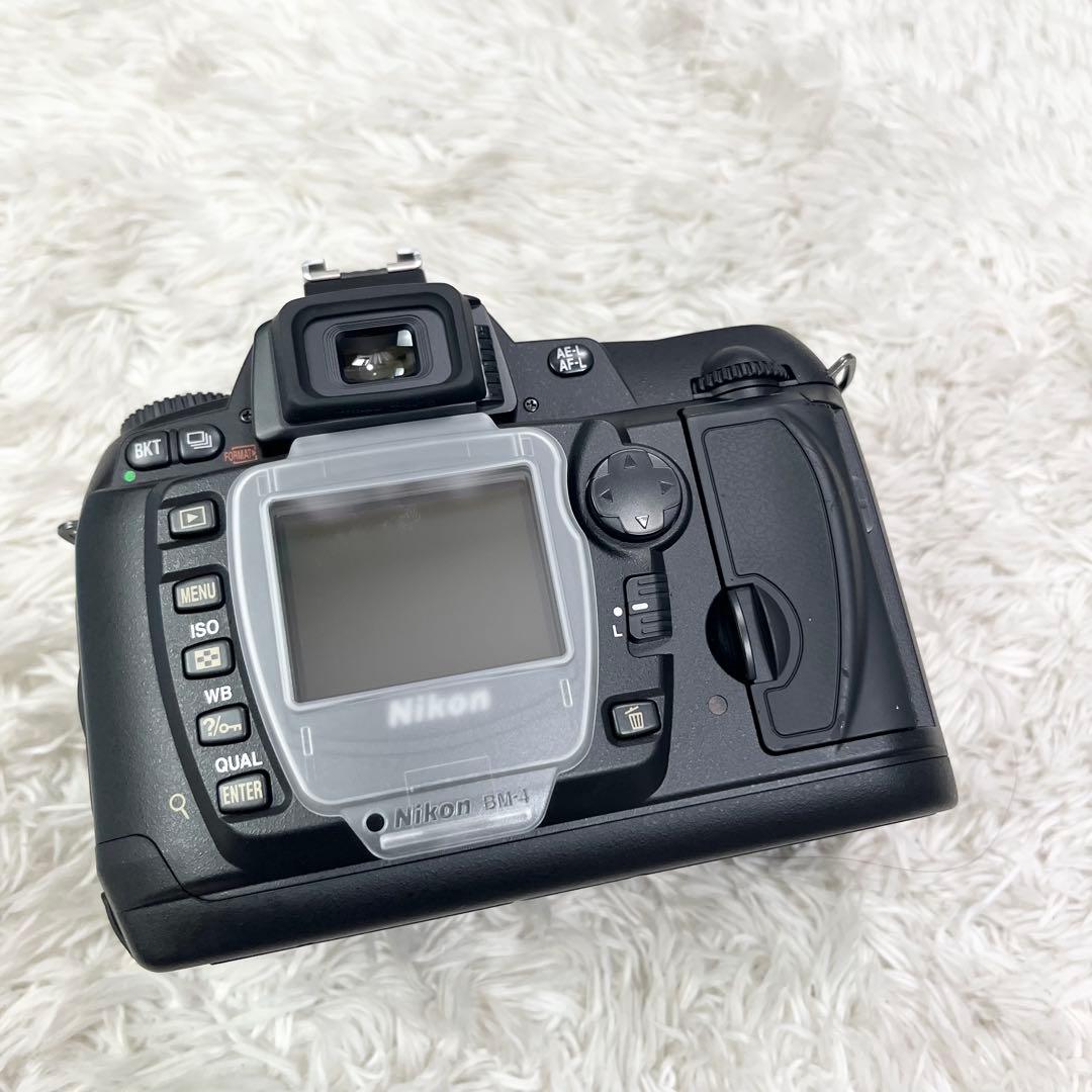 Nikon D70 デジタルカメラキット　AF-S DX Zoom-Nikkor