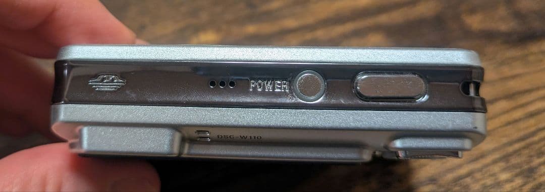 Sony Cyber-shot 7.2メガピクセル コンパクトデジタルカメラ