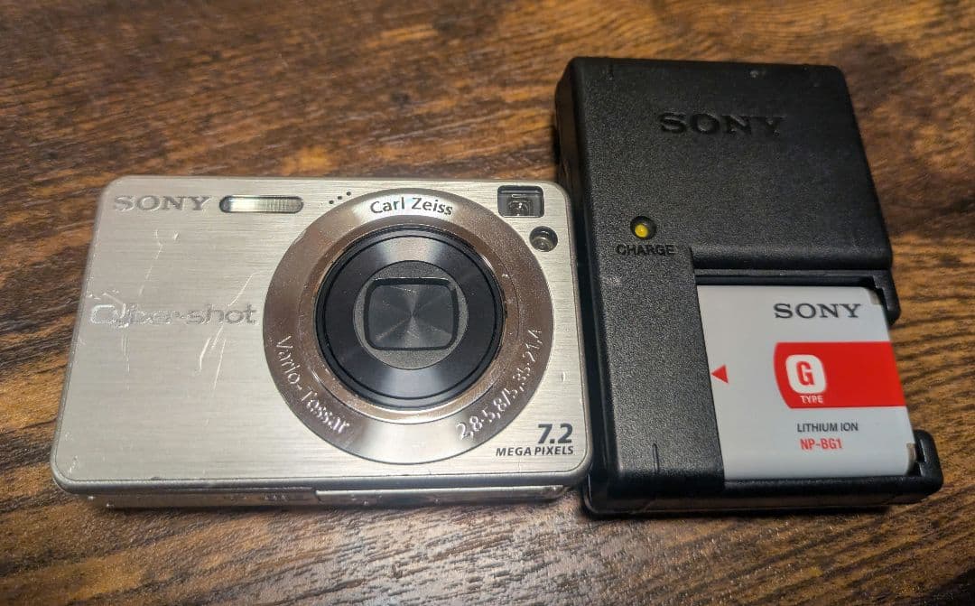 Sony Cyber-shot 7.2メガピクセル コンパクトデジタルカメラ