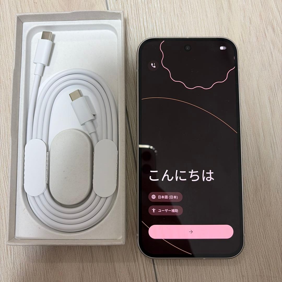 Google Pixel 9 128GB ホワイト 本体＋純正ケース付き！