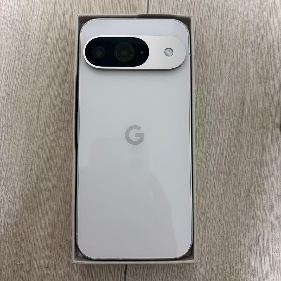 Google Pixel 9 128GB ホワイト 本体＋純正ケース付き！