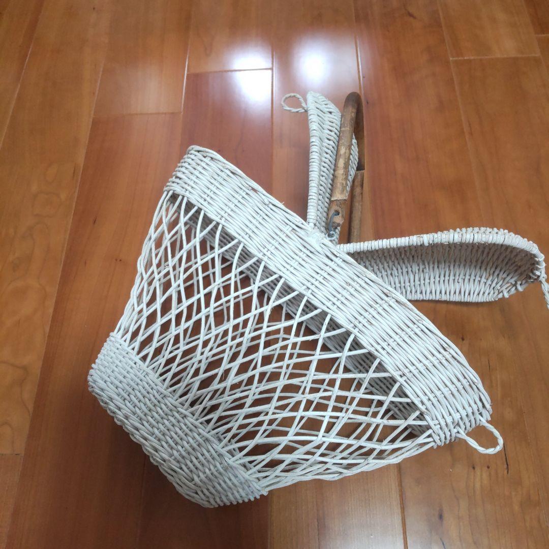 【16日迄価格】フランス　アンティーク　 籐製バスケット 　パニエ　蚤の市