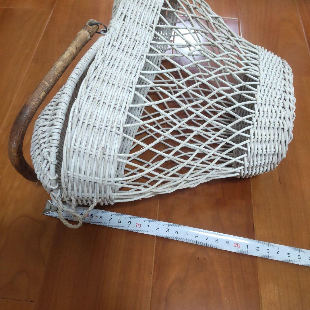 【16日迄価格】フランス　アンティーク　 籐製バスケット 　パニエ　蚤の市