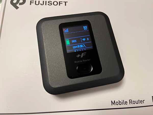 モバイルルーター +F FS040W 富士ソフト（送料込・匿名配送）