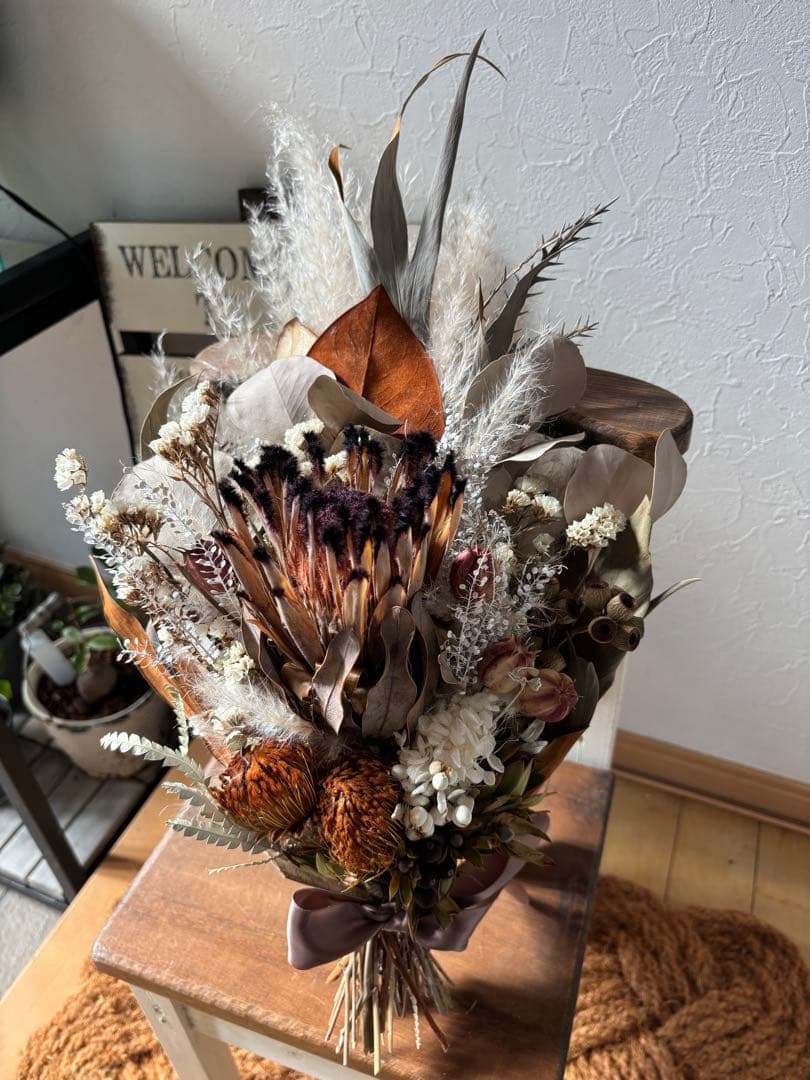 ドライフラワー　プロテア&ふわふわパンパスグラスの大人アンティークスワッグ♪